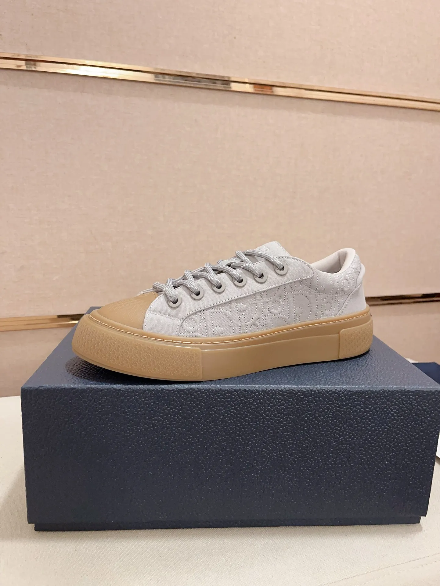 Men's shoes 💰: 680💰 [Dior·Dior] Top 🔍Couple model 💏🔍New casual sports style couple shoes, new four-season design, perfect workmanship, lace-up lazy style to create cabinet quality, upper: imported first-layer cowhide, sheepskin lining is soft and comfortable, ultra-light TPU wear-resistant outsole, simple, versatile fashion men's shoes, excellent color code number 35--44